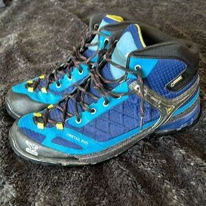 Salewa Mens Firetail Evo Mid Gortex Mountaineering Boot size 10.5
